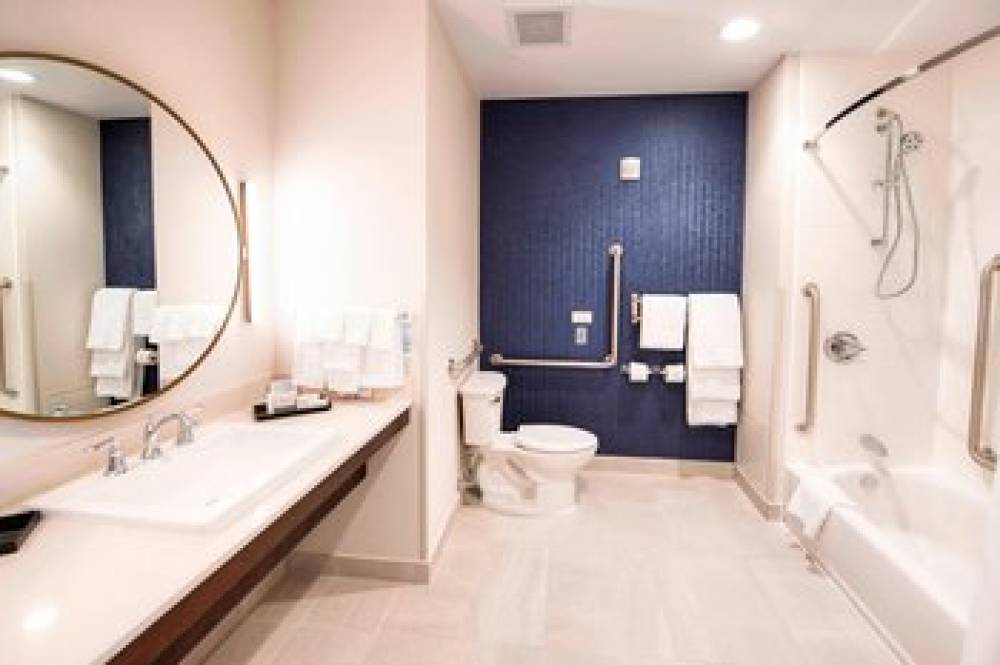 Fairfield Inn And Suites By Marriott Ottawa Airport 7