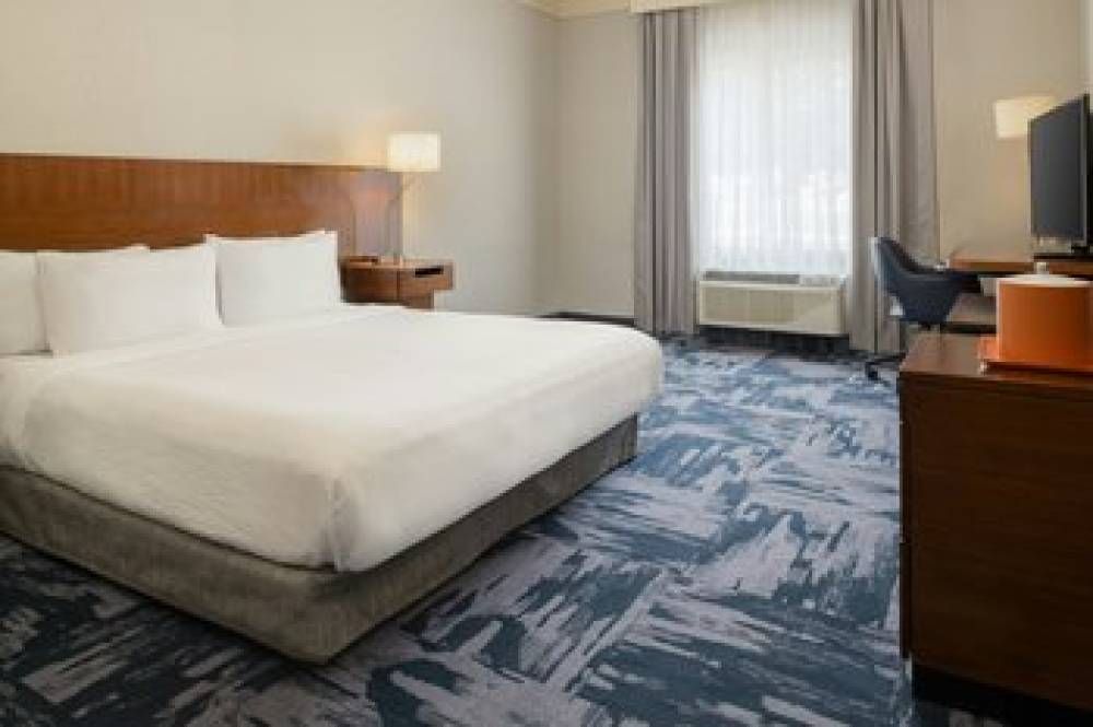 Fairfield Inn And Suites By Marriott Santa Cruz 8