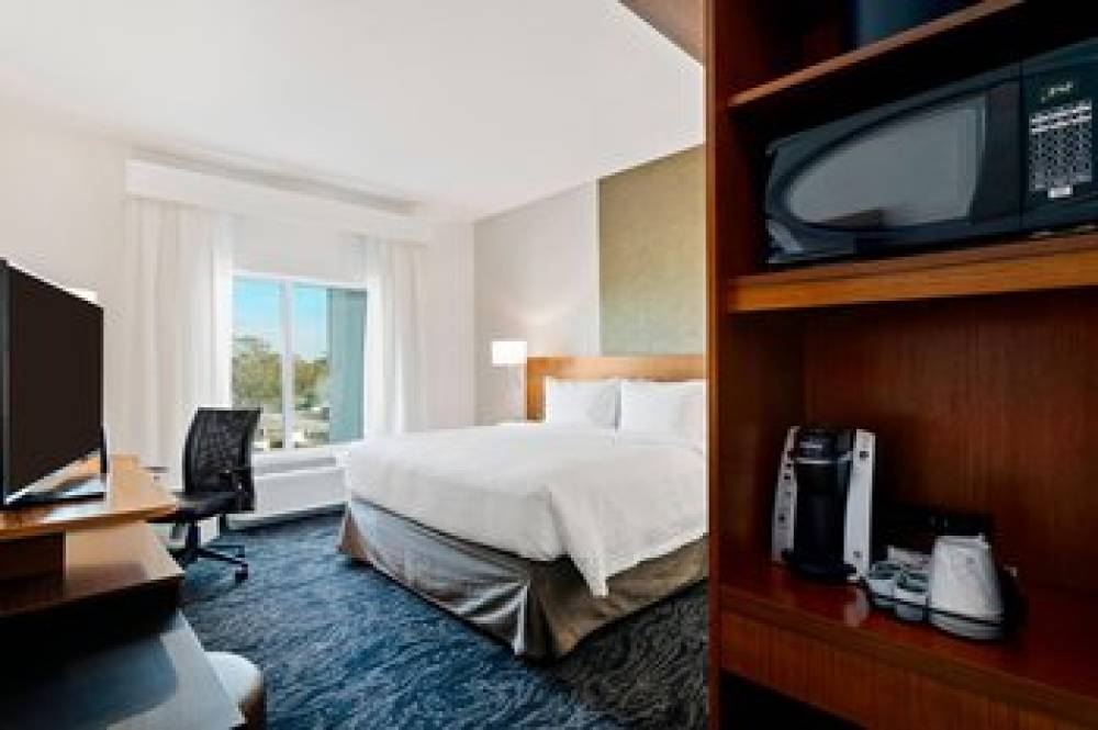 Fairfield Inn And Suites By Marriott St Petersburg North 9