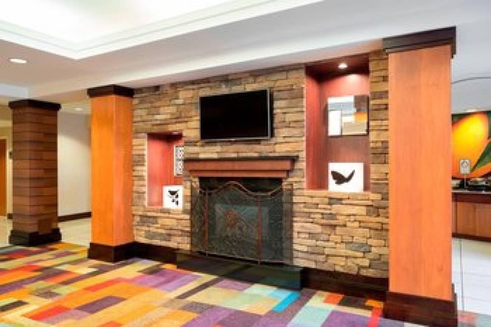 Fairfield Inn And Suites By Marriott State College 4