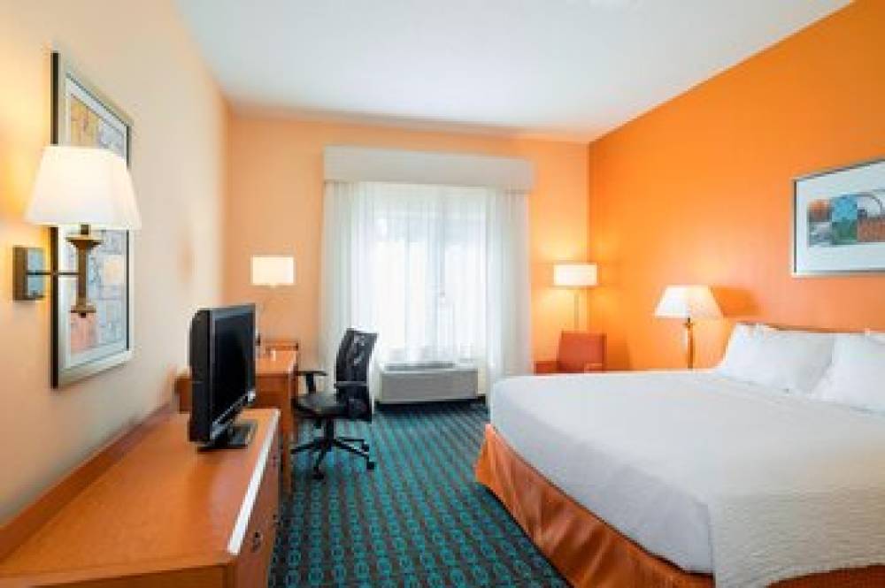 Fairfield Inn And Suites By Marriott State College 10