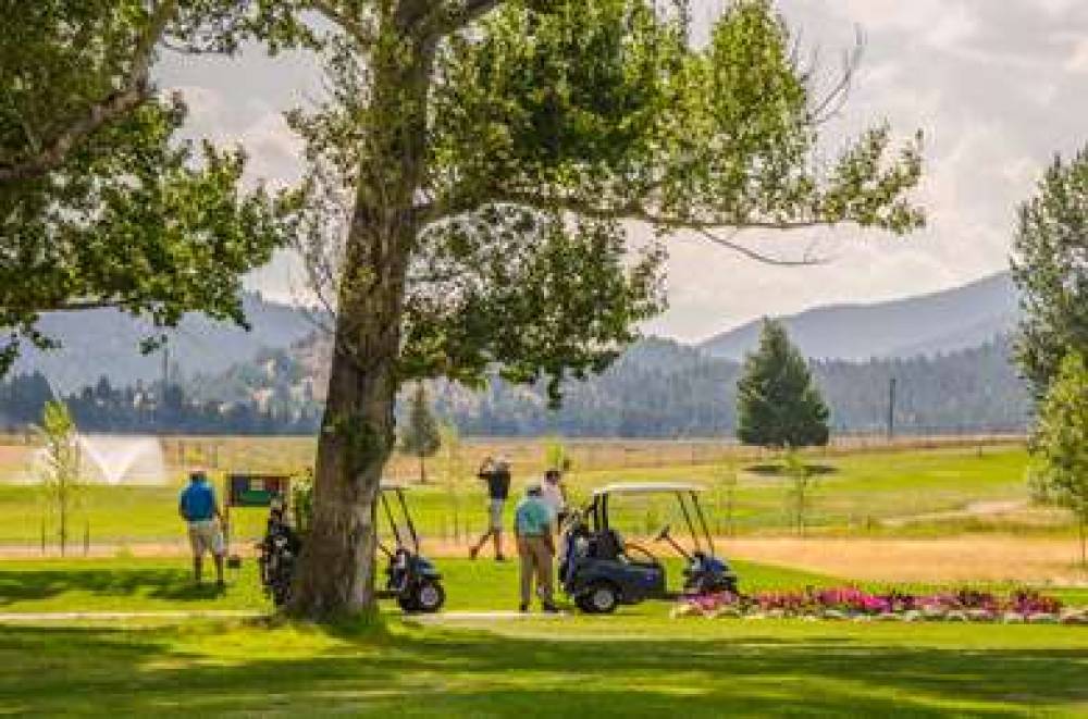 Fairmont Hot Springs Resort 9