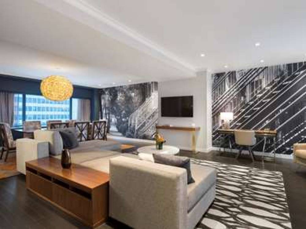 Fairmont The Queen Elizabeth 8