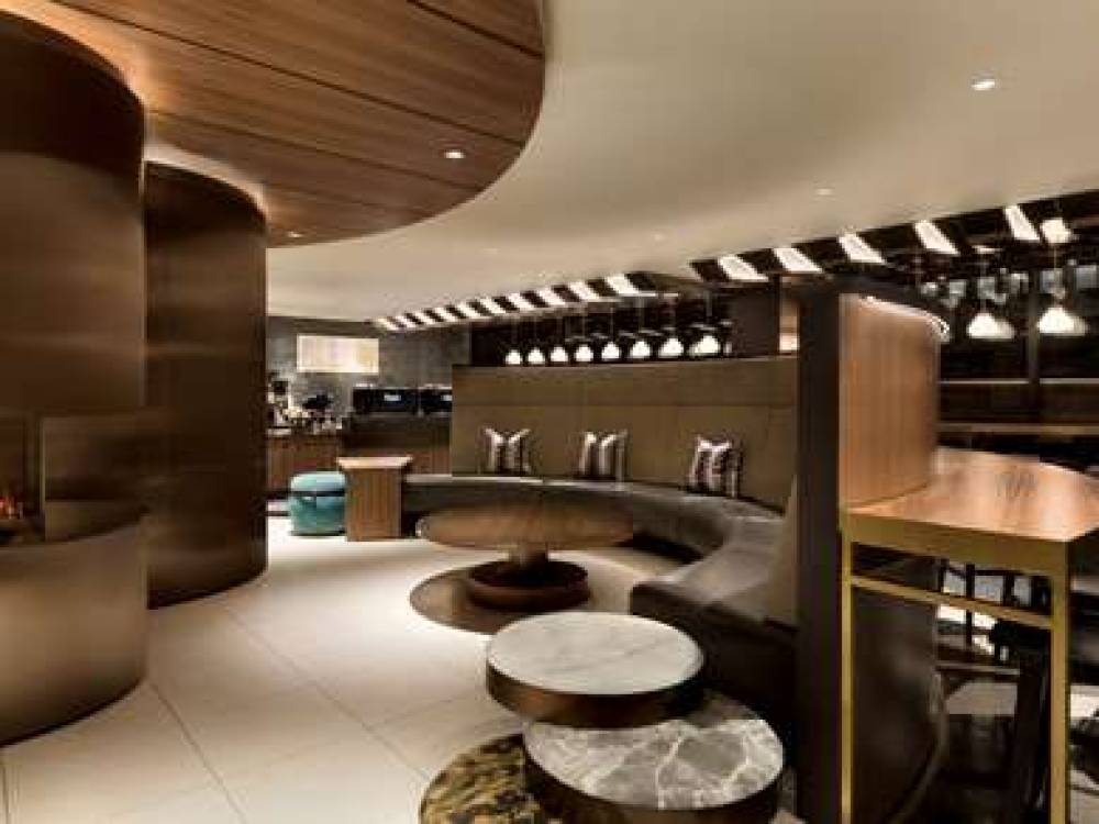 Fairmont The Queen Elizabeth 4