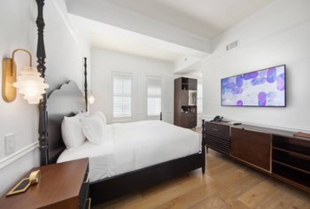 FAIRMOUNT HOTEL 9