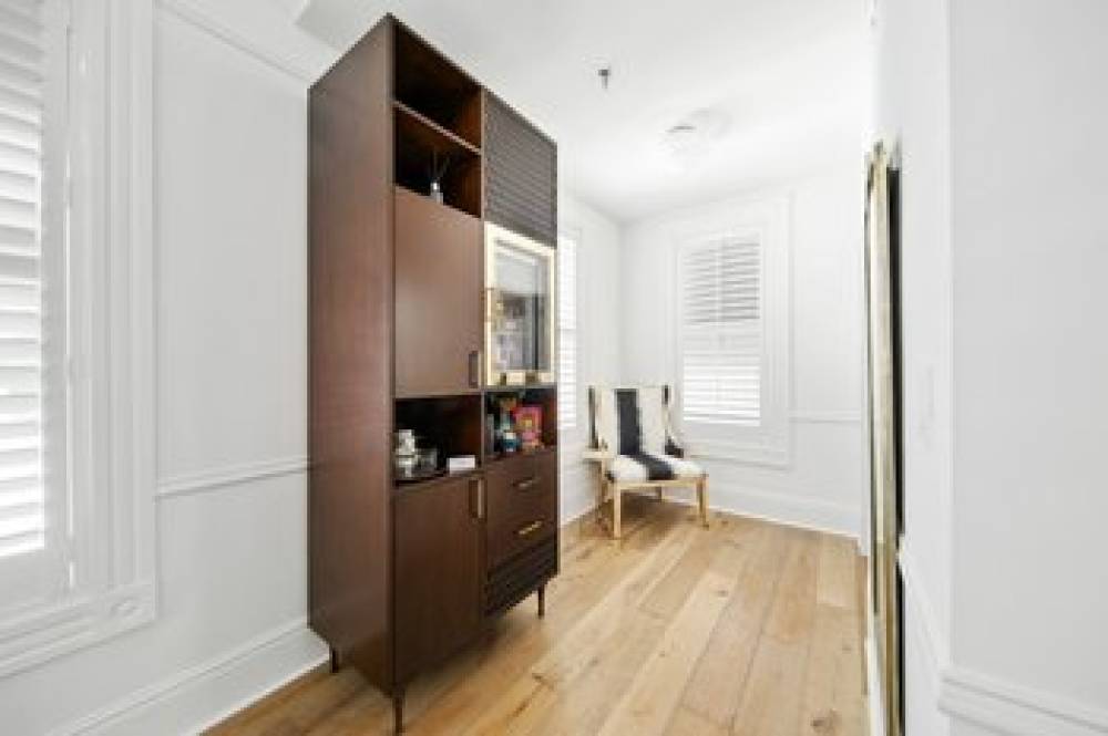 FAIRMOUNT HOTEL 6
