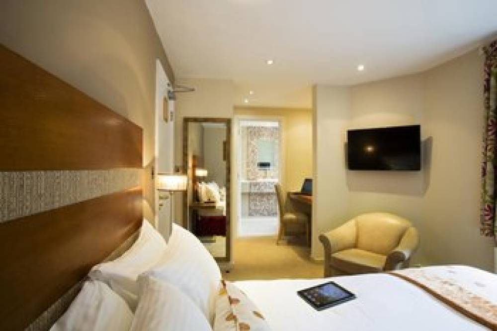 FANHAMS HALL HOTEL 1