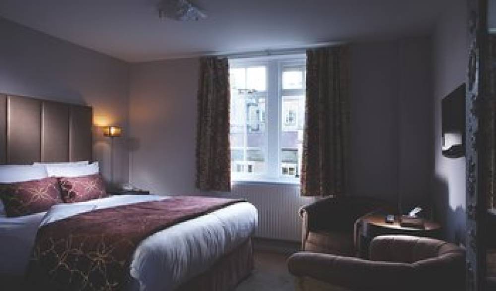 FANHAMS HALL HOTEL 7