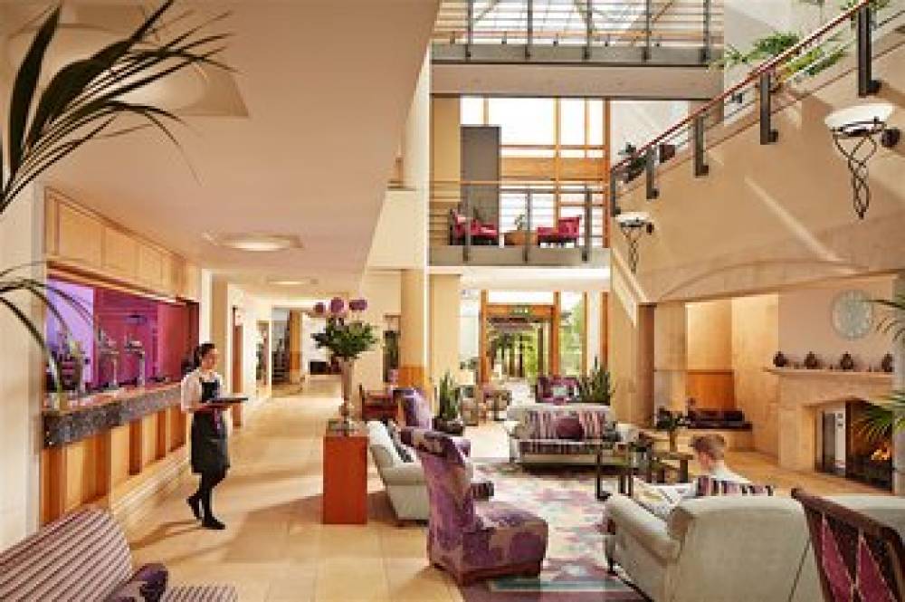 FANHAMS HALL HOTEL 8