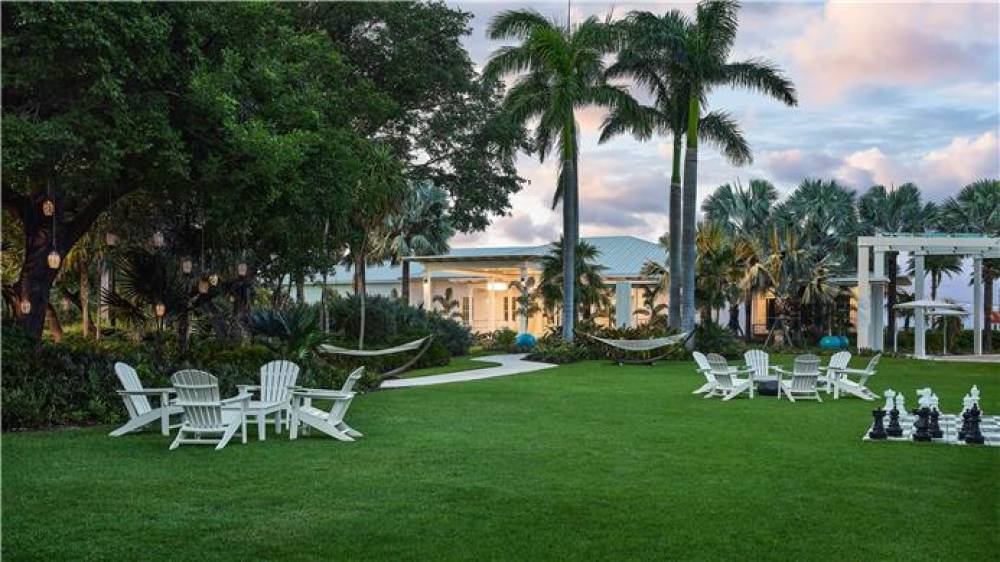 Faro Blanco Resort Curio By Hltn