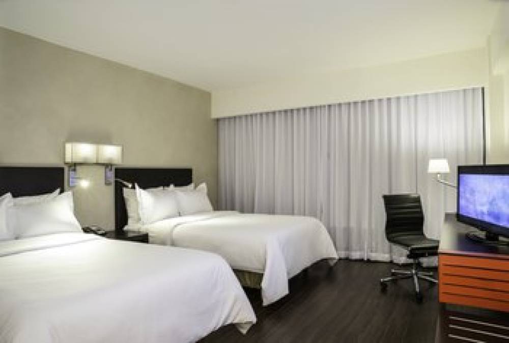Fiesta Inn Monterrey Valle 5