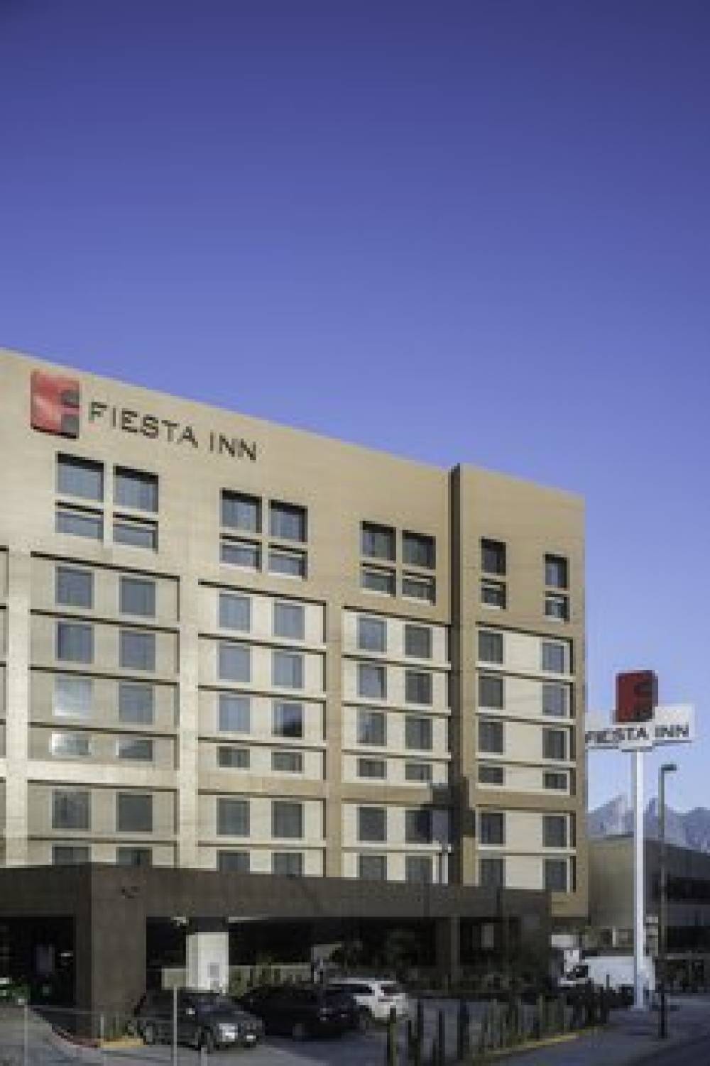 Fiesta Inn Monterrey Valle 1