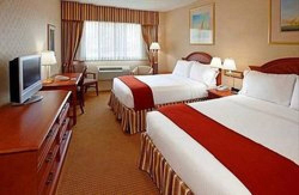FIVE TOWNS INN 1
