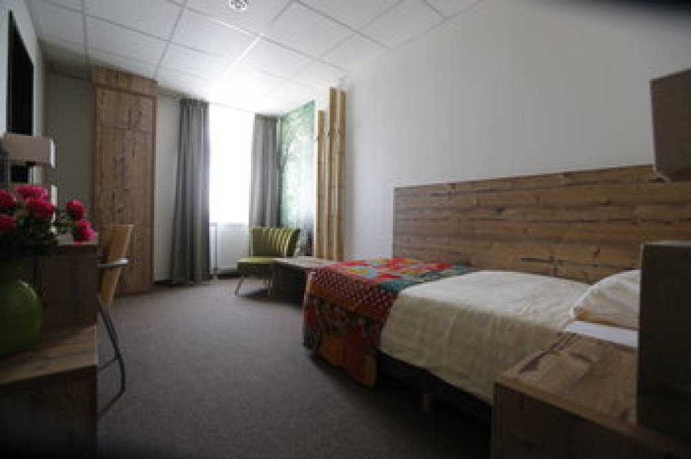 FOREST HOTEL 2