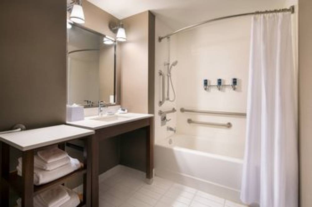 Four Points By Sheraton At Phoenix Mesa Gateway Airport 7
