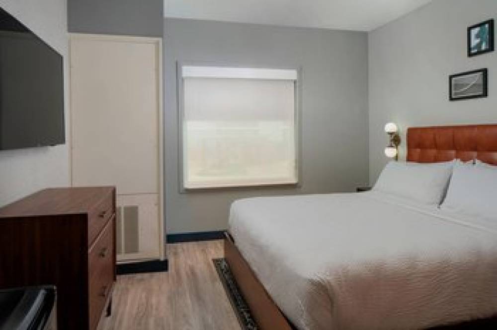 Four Points By Sheraton Dallas Arlington Entertainment District 8