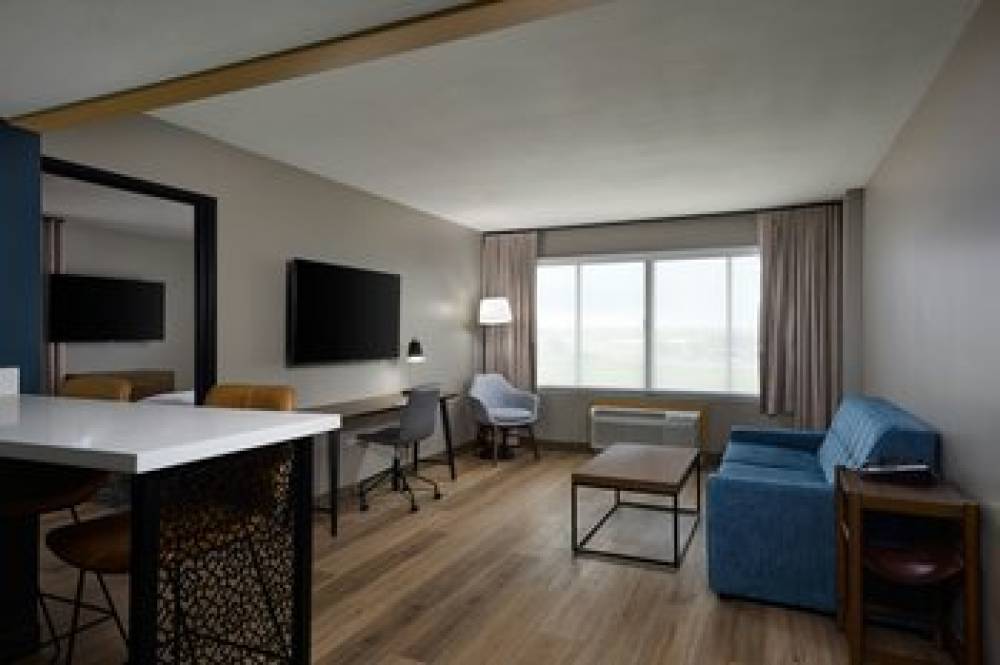 Four Points By Sheraton Englewood Centennial Airport 3