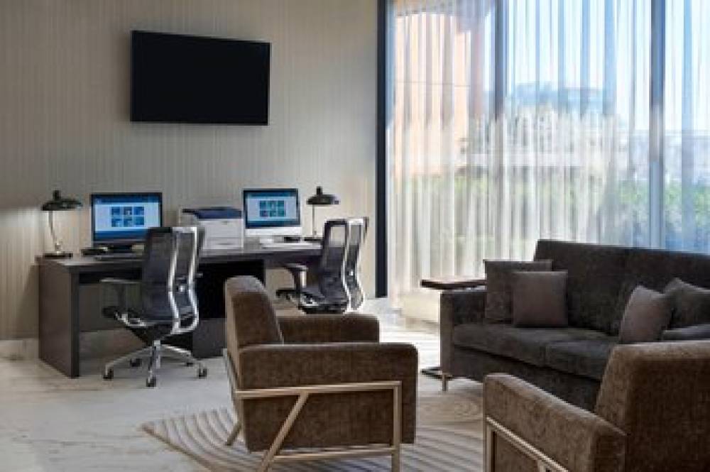 Four Points By Sheraton Toronto Airport 1