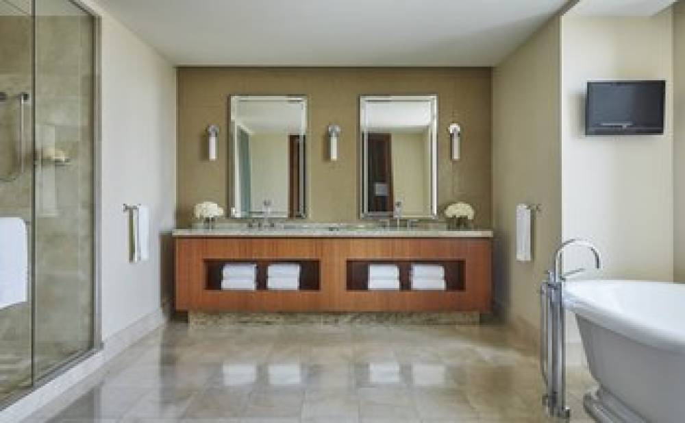 FOUR SEASONS HOTEL ST. LOUIS 4