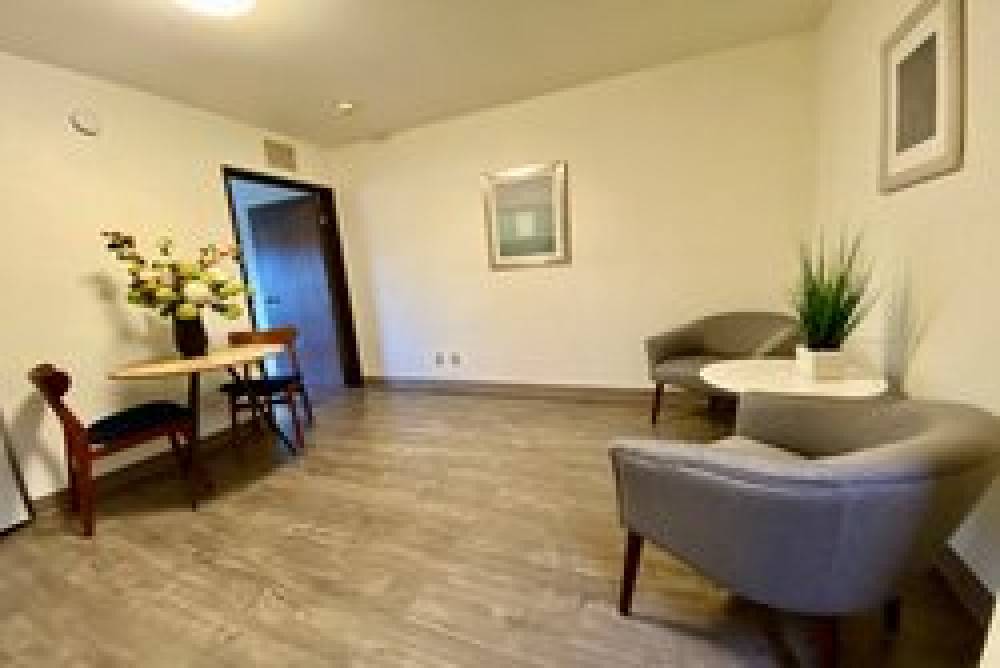 FRIENDSHIP INN 9
