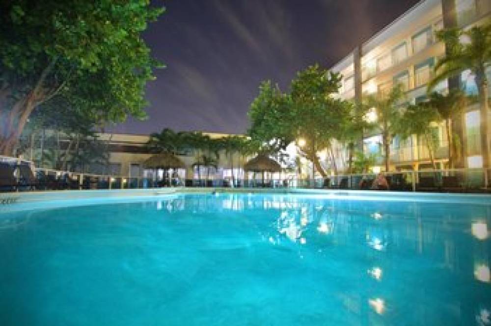 FT LAUDERDALE GRAND HOTEL AND 6