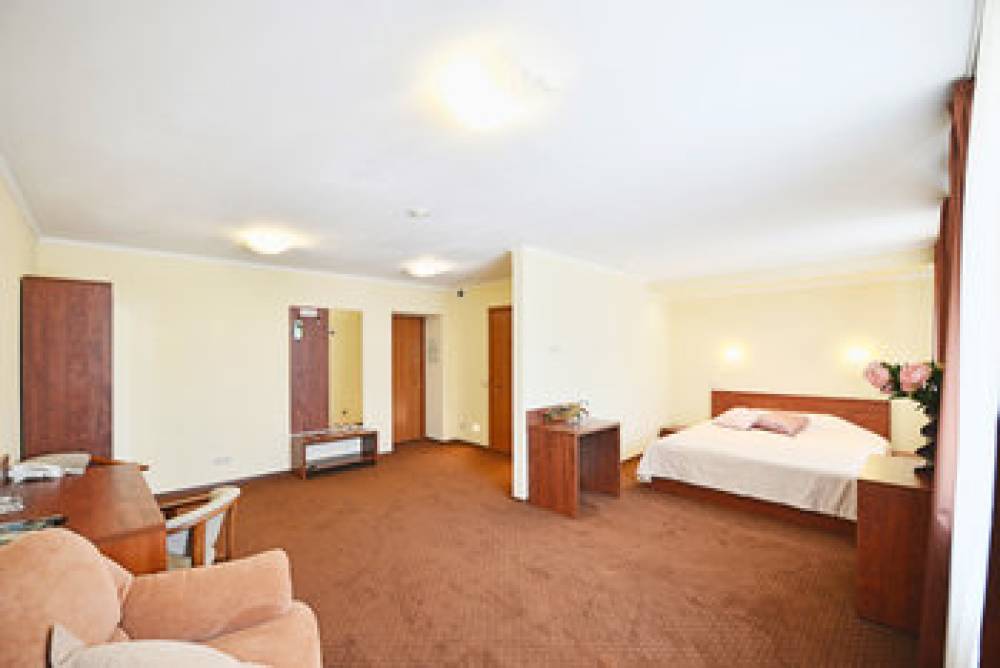Gallery Hotel 7