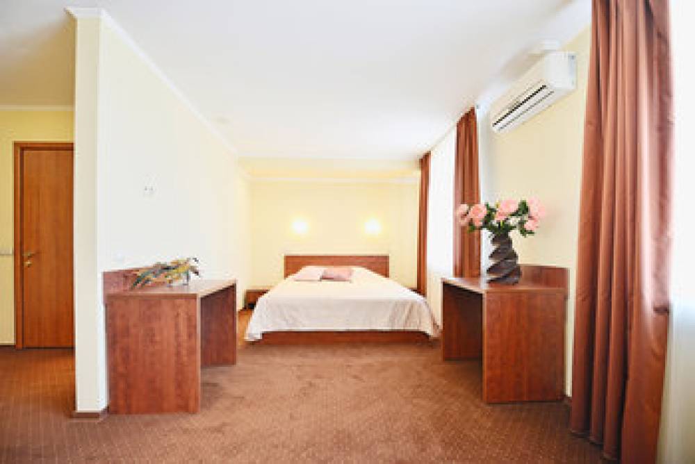 Gallery Hotel 9