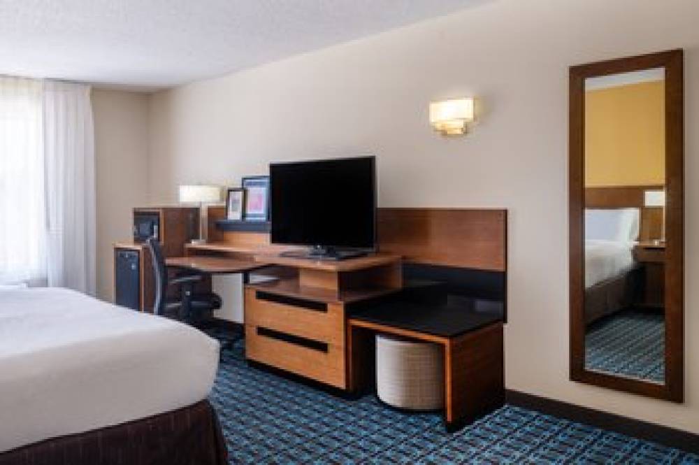 GARNER HOTEL WEST BY IHG 9