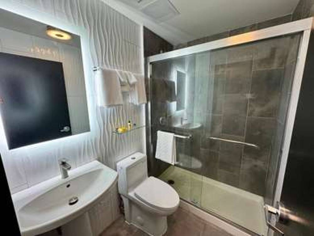 GLo Best Western Bronx NYC 6