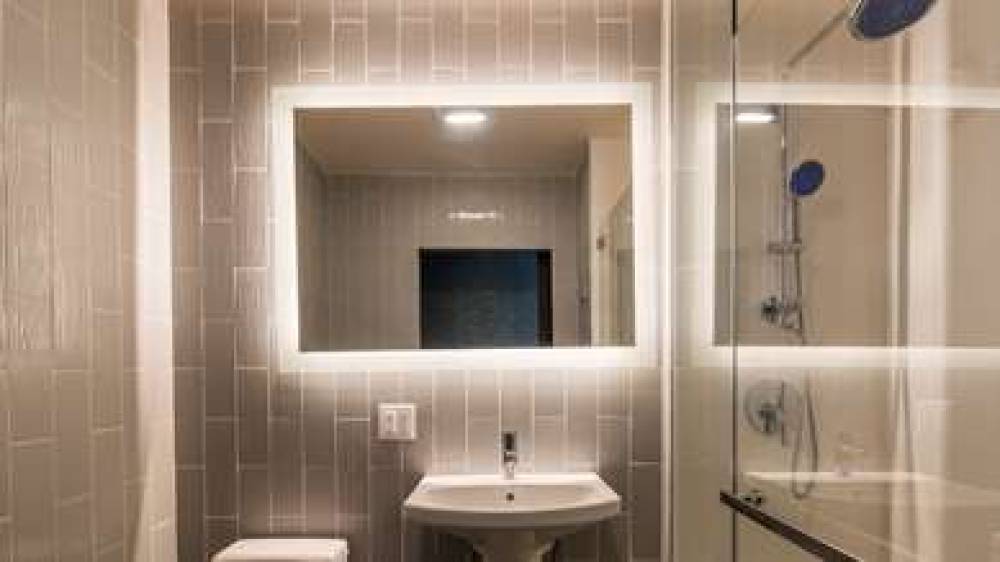 GLo Best Western Brooklyn NYC 3