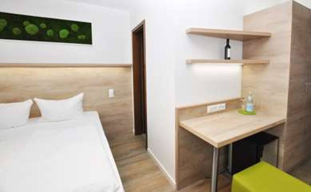 Golden Leaf Hotel Perlach Allee Hof 2