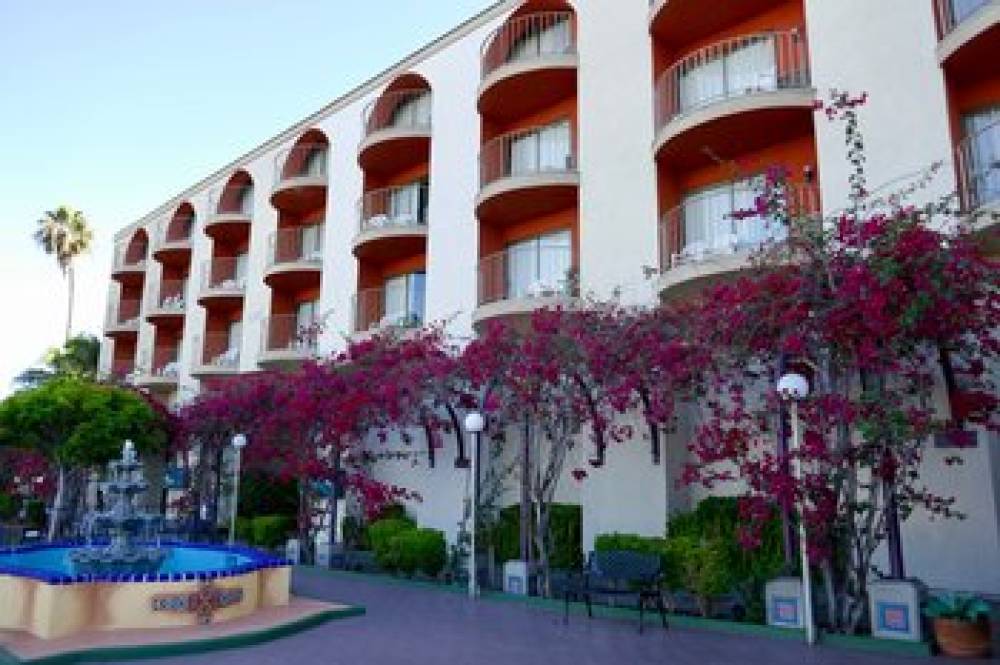 Golden Sails Hotel 1