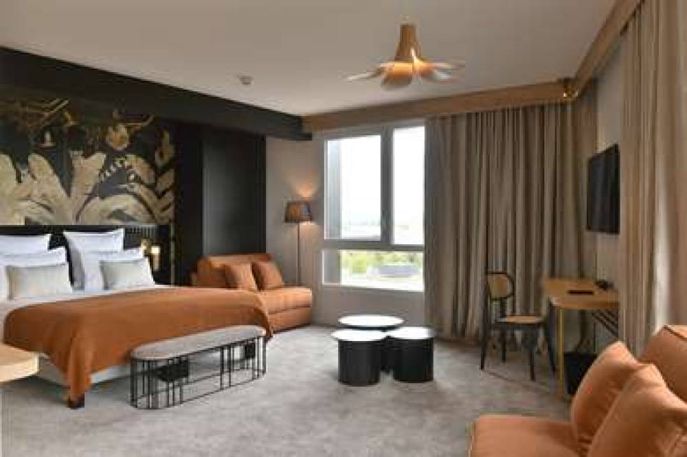 GOLDEN TULIP REIMS 8