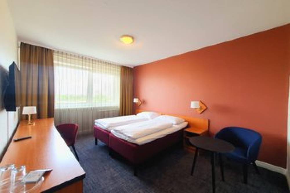 GOOD MORNING BERLIN CITY EAST 3