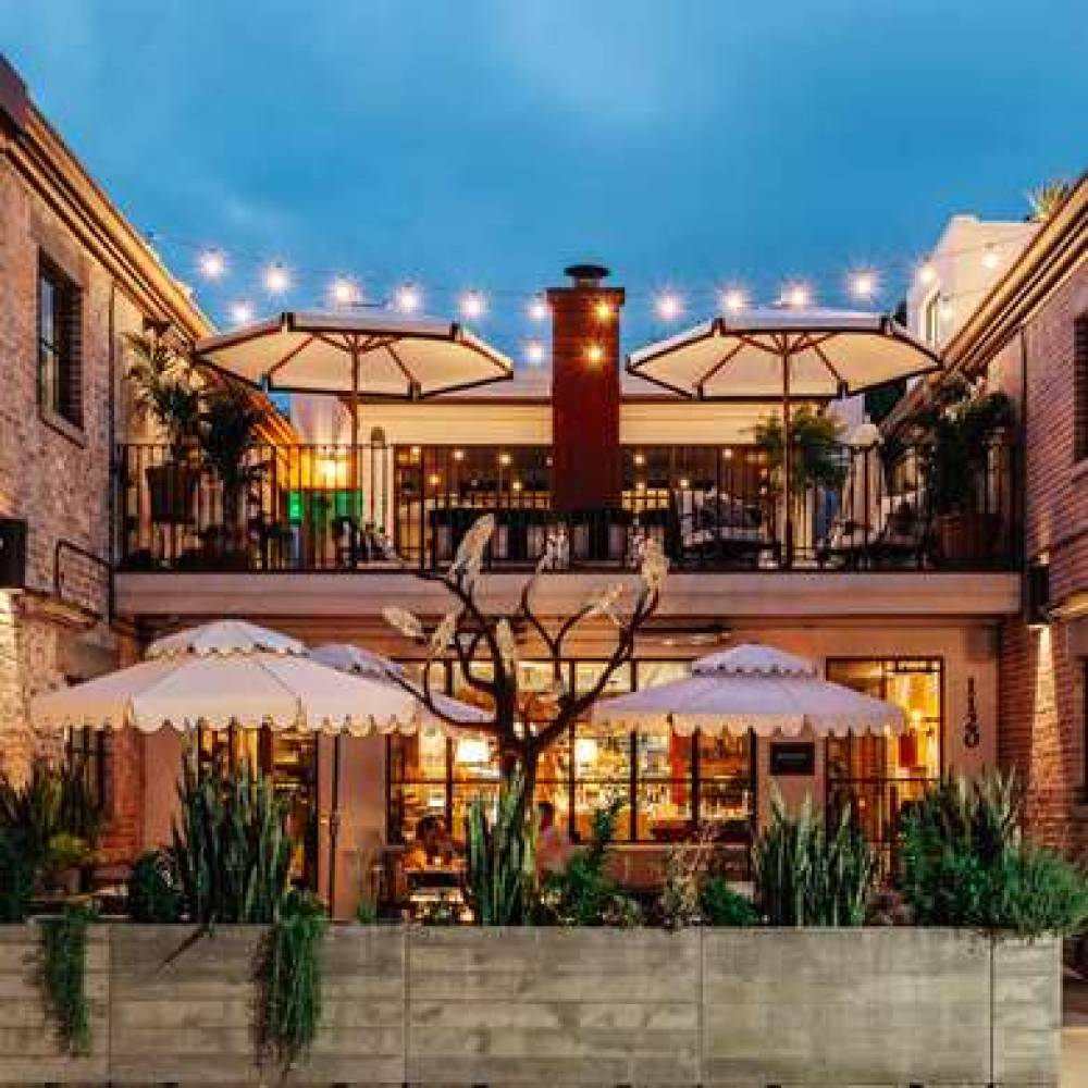 Granada Hotel And Bistro 7