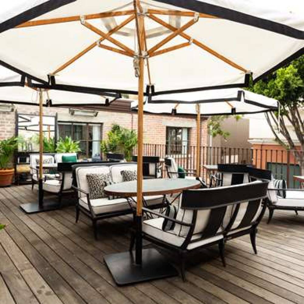 Granada Hotel And Bistro 3