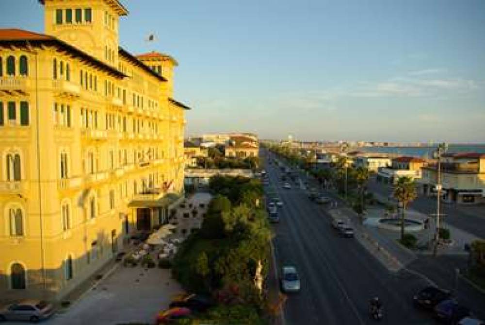 GRAND HOTEL ROYAL 4