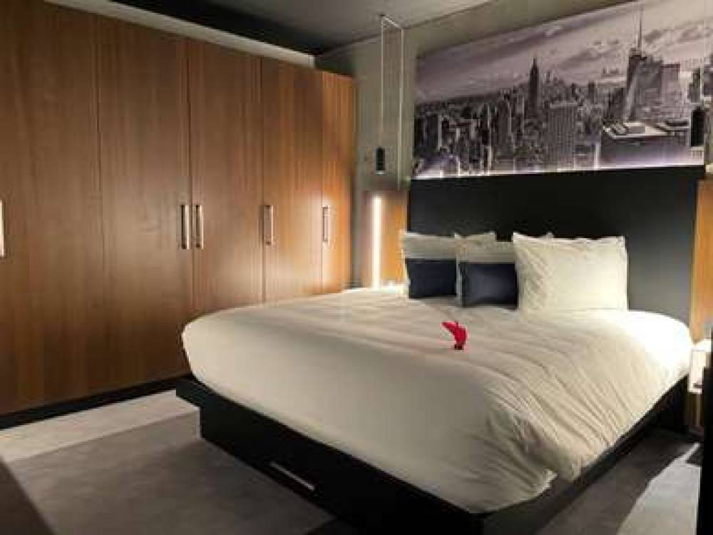 Grand Times Hotel Laval 7