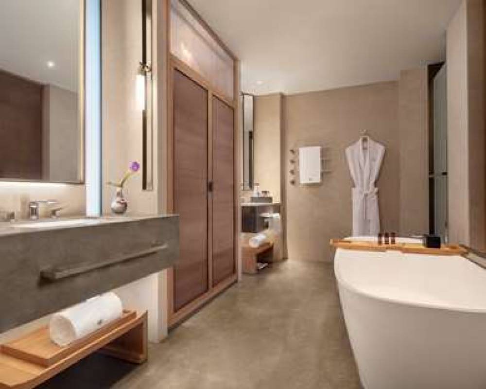GRAND WUJI HOTEL, PART OF HYATT 4