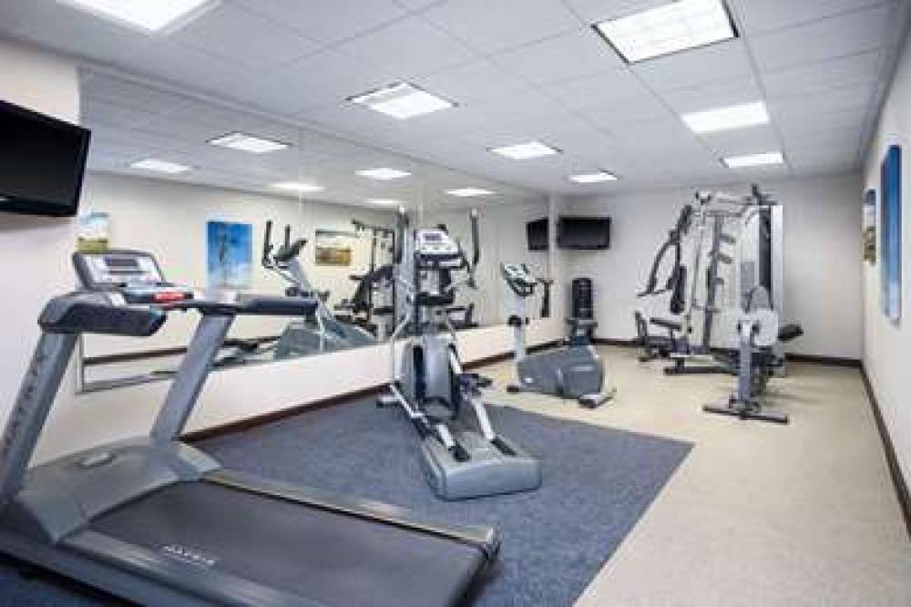 Green Mill Village Hotel & Suites, BW Signature Collection 4