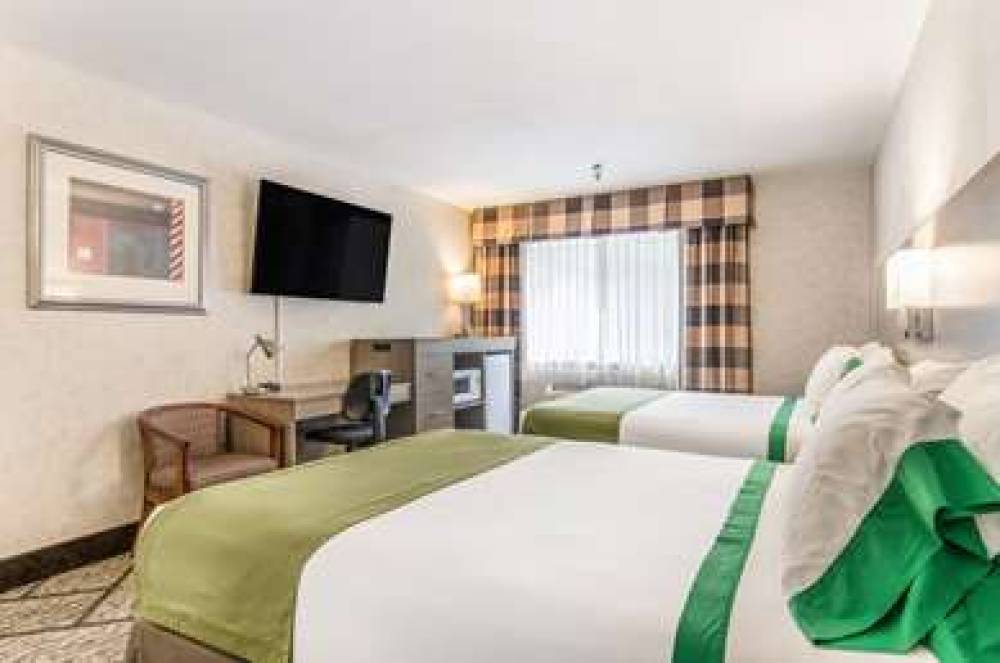 GuestHouse Inn & Suites Poulsb 10