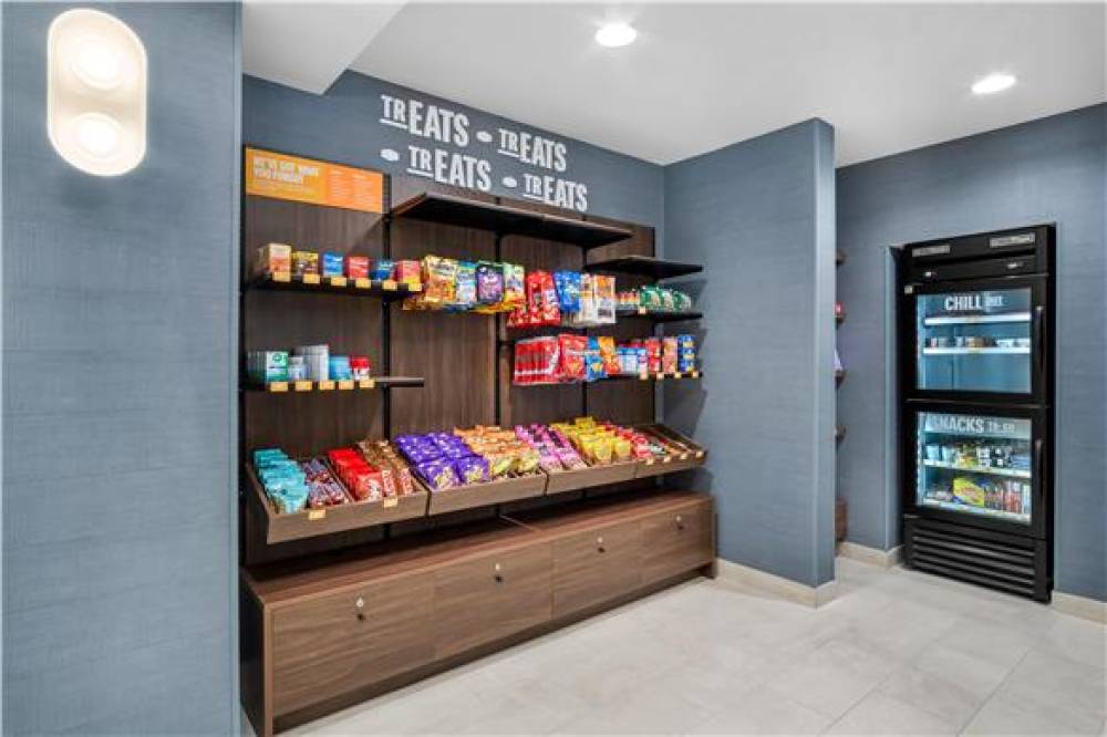 HAMPTON BY HILTON ADDISON 10