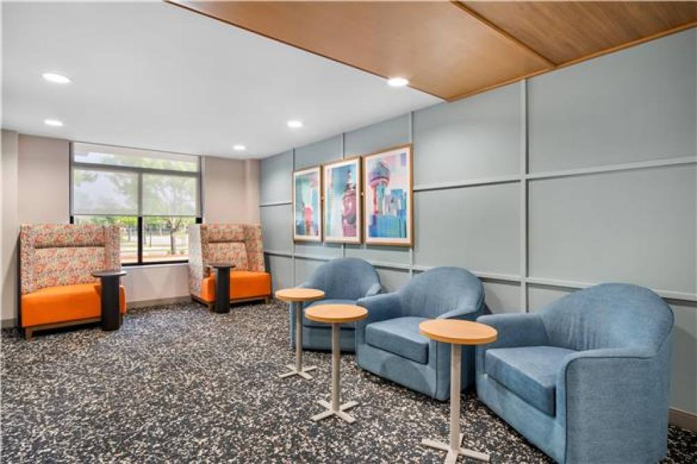 HAMPTON BY HILTON ADDISON 7