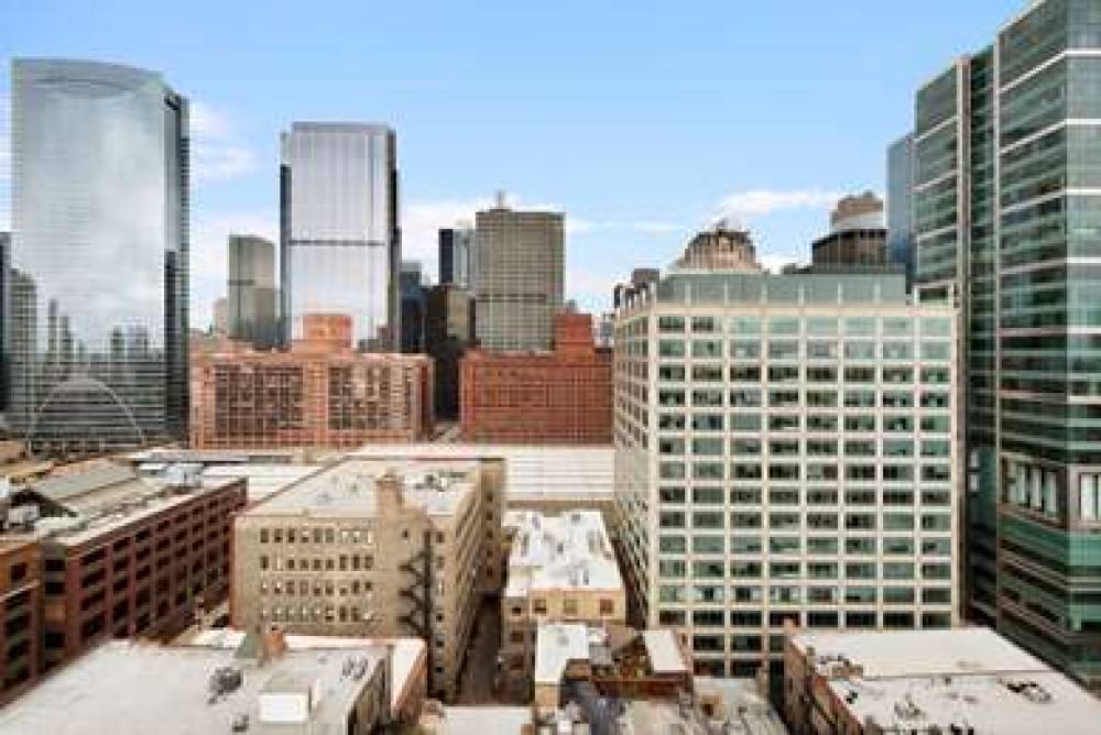 HAMPTON BY HILTON CHICAGO WEST LOOP 1