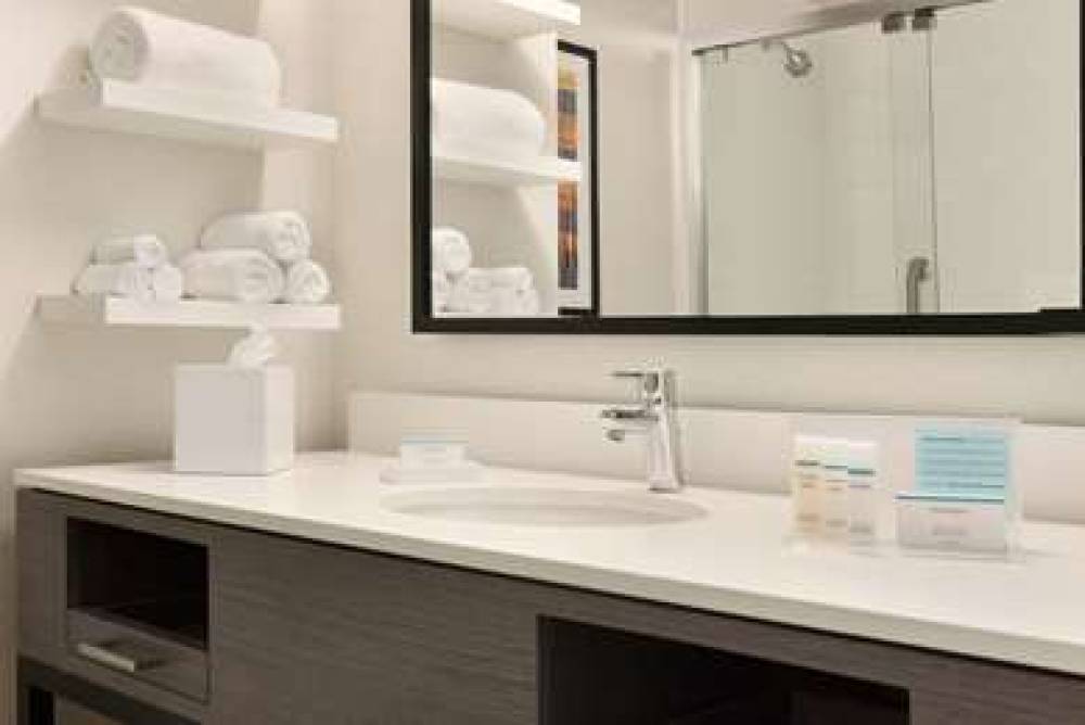 HAMPTON BY HILTON CHICAGO WEST LOOP 6