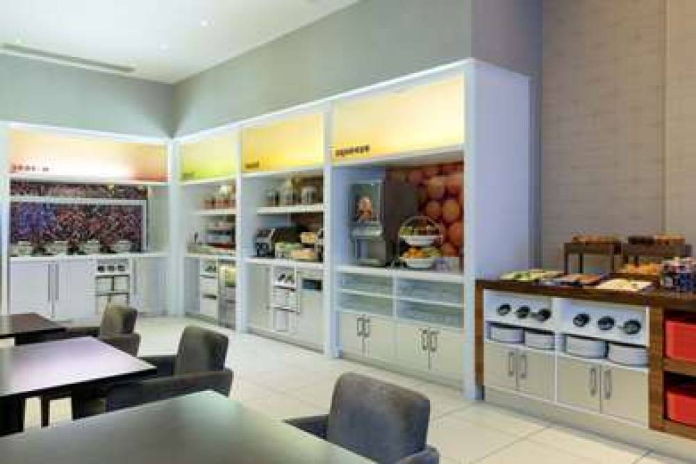 Hampton By Hilton London Croydon 8
