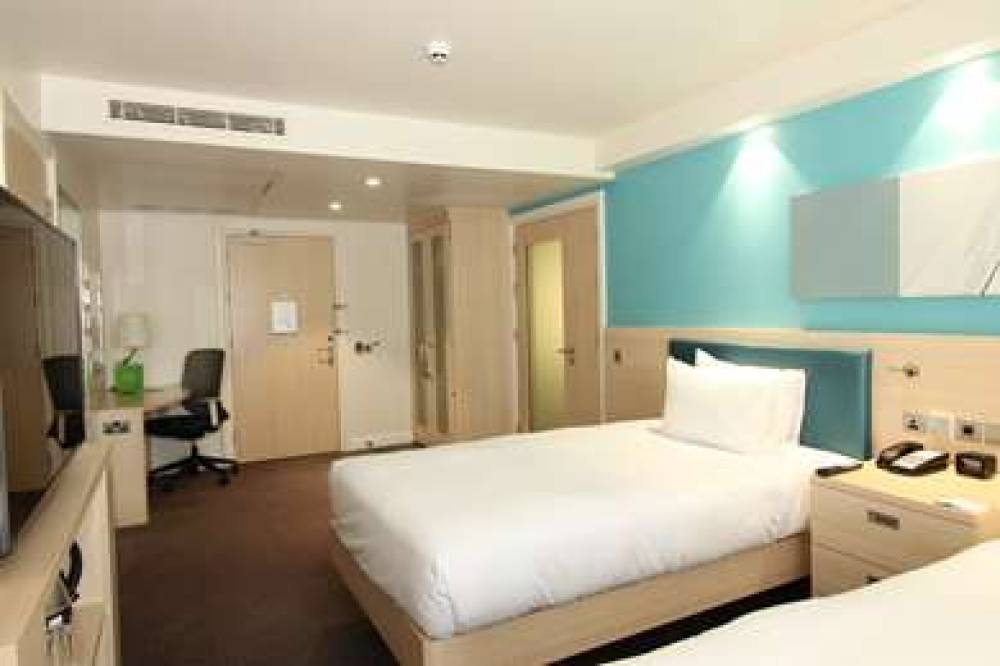 HAMPTON BY HILTON LONDON DOCKLANDS 9