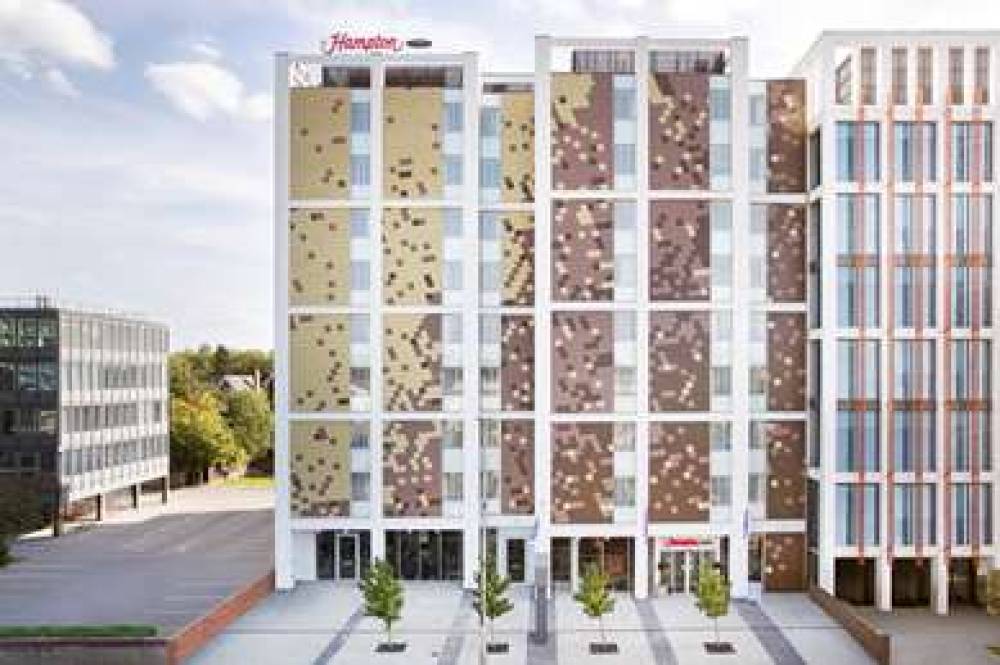 HAMPTON BY HILTON LONDON EALING 1