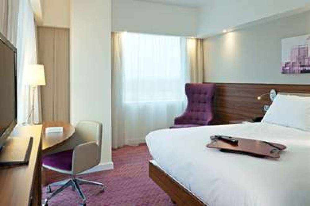 HAMPTON BY HILTON LONDON GATWICK AI 9