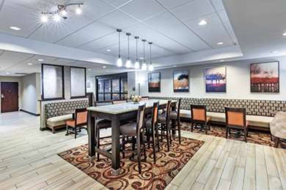 Hampton Inn Aiken 8